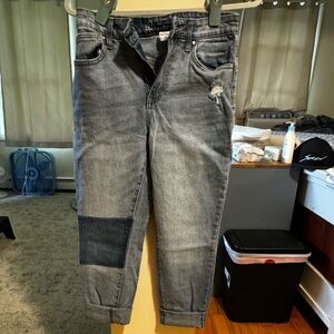 No boundaries mom jeans with patch